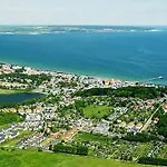 公寓 Ferienwohnungen Zeuke Auf Ruegen 宾茨